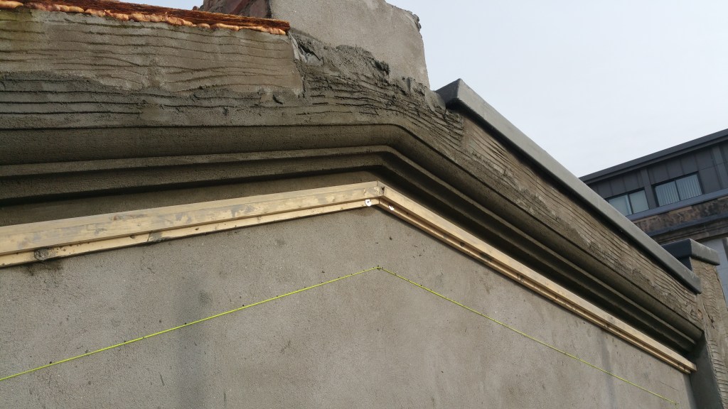 Setting out and running in situ cement&nbsp;mouldings