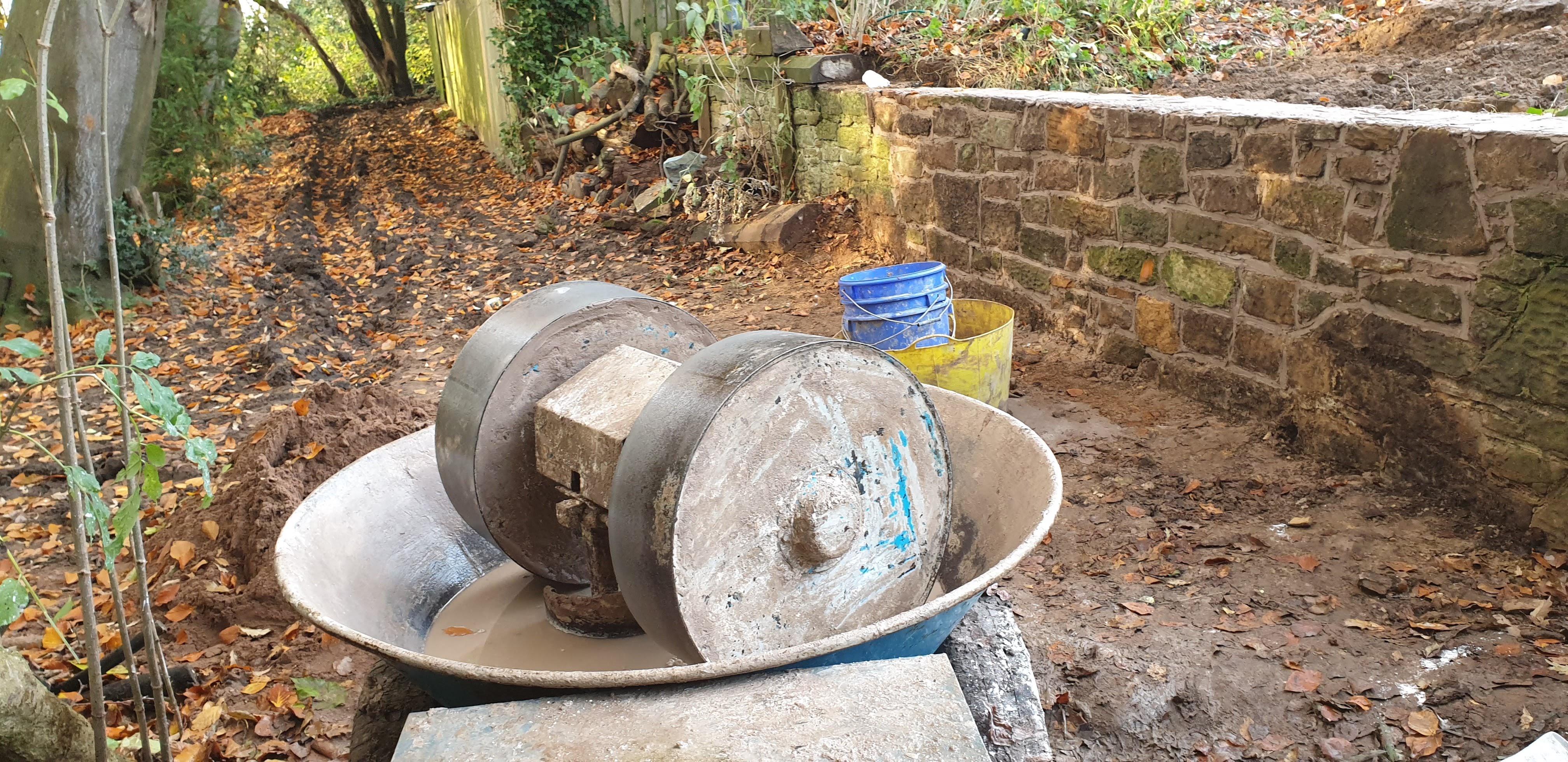 Mixing hot lime mortars